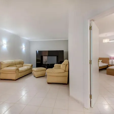 12 Pax Villa Close To Beach@ *