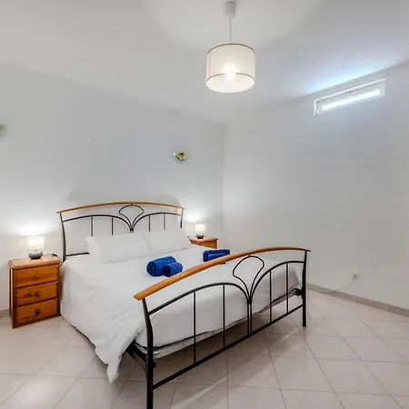 12 Pax Villa Close To Beach@ Armação de Pêra