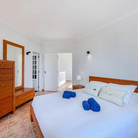 12 Pax Villa Close To Beach@ וילה
