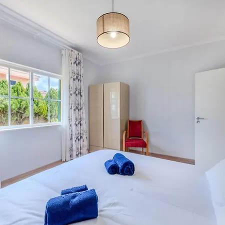 12 Pax Villa Close To Beach@ וילה Armação de Pêra