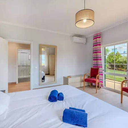 12 Pax Villa Close To Beach@