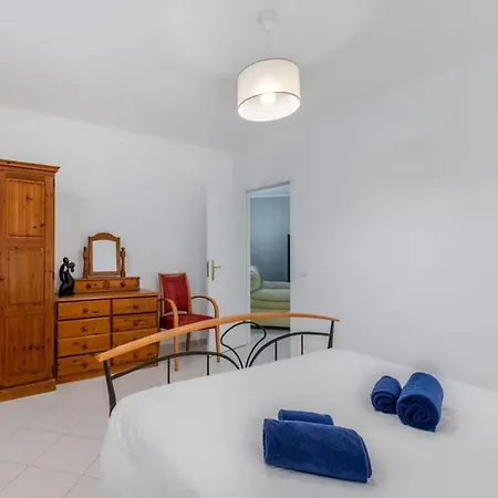 12 Pax Villa Close To Beach@ וילה