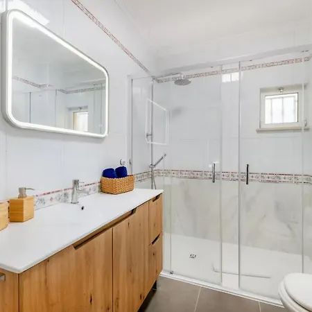 12 Pax Villa Close To Beach@ וילה Armação de Pêra