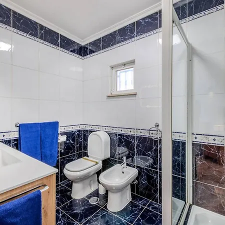12 Pax Villa Close To Beach@ *