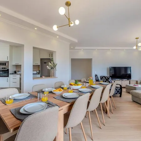 12 Pax Villa Close To Beach@ Armação de Pêra