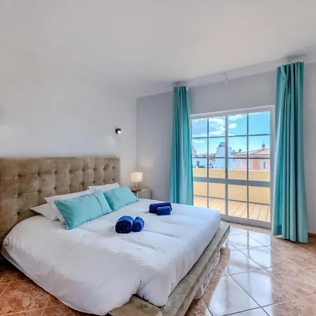 12 Pax Villa Close To Beach@ *