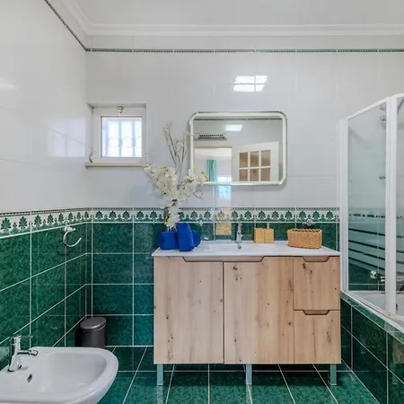 12 Pax Villa Close To Beach@ וילה *